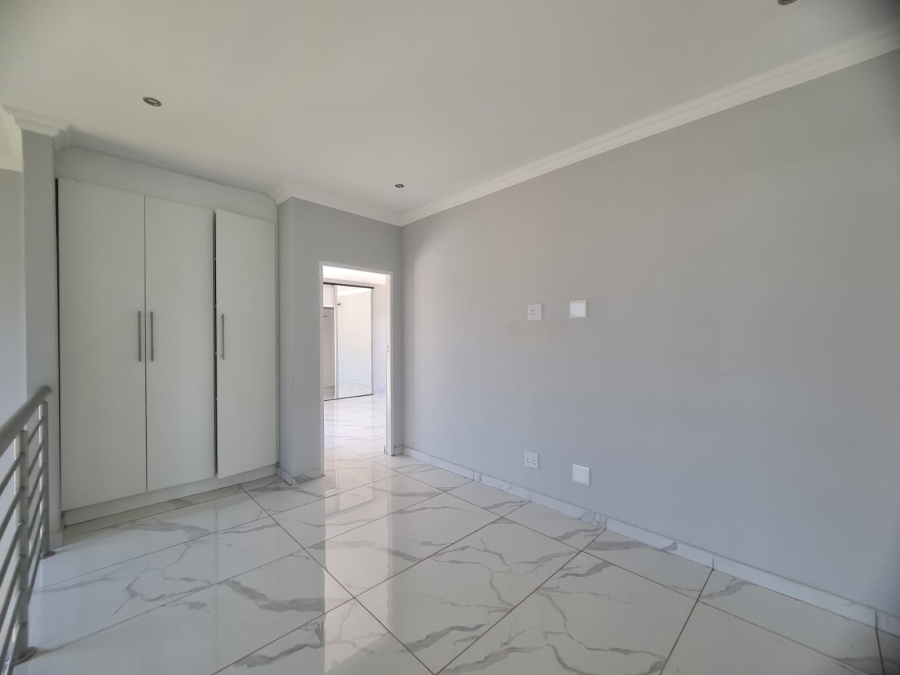 To Let 4 Bedroom Property for Rent in Melodie North West